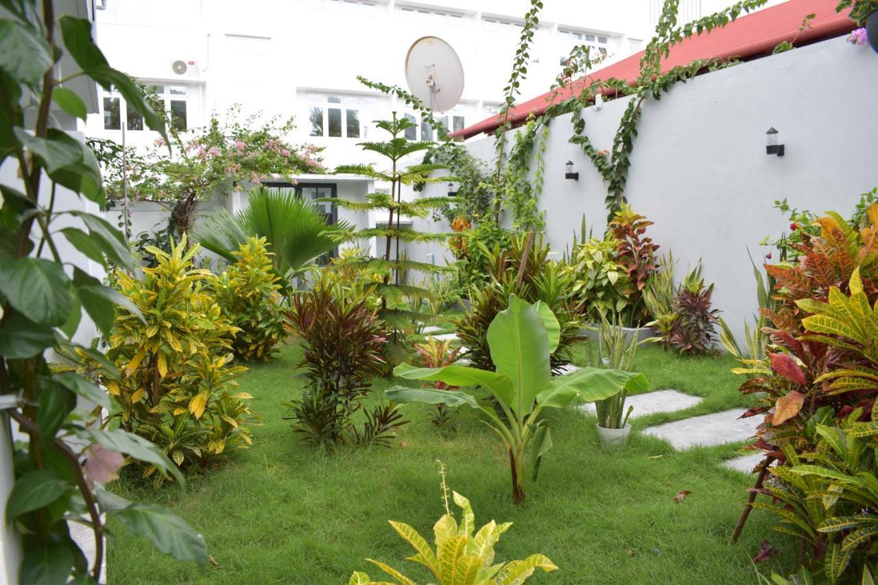 Chillax Thoddoo Hotel Buitenkant foto